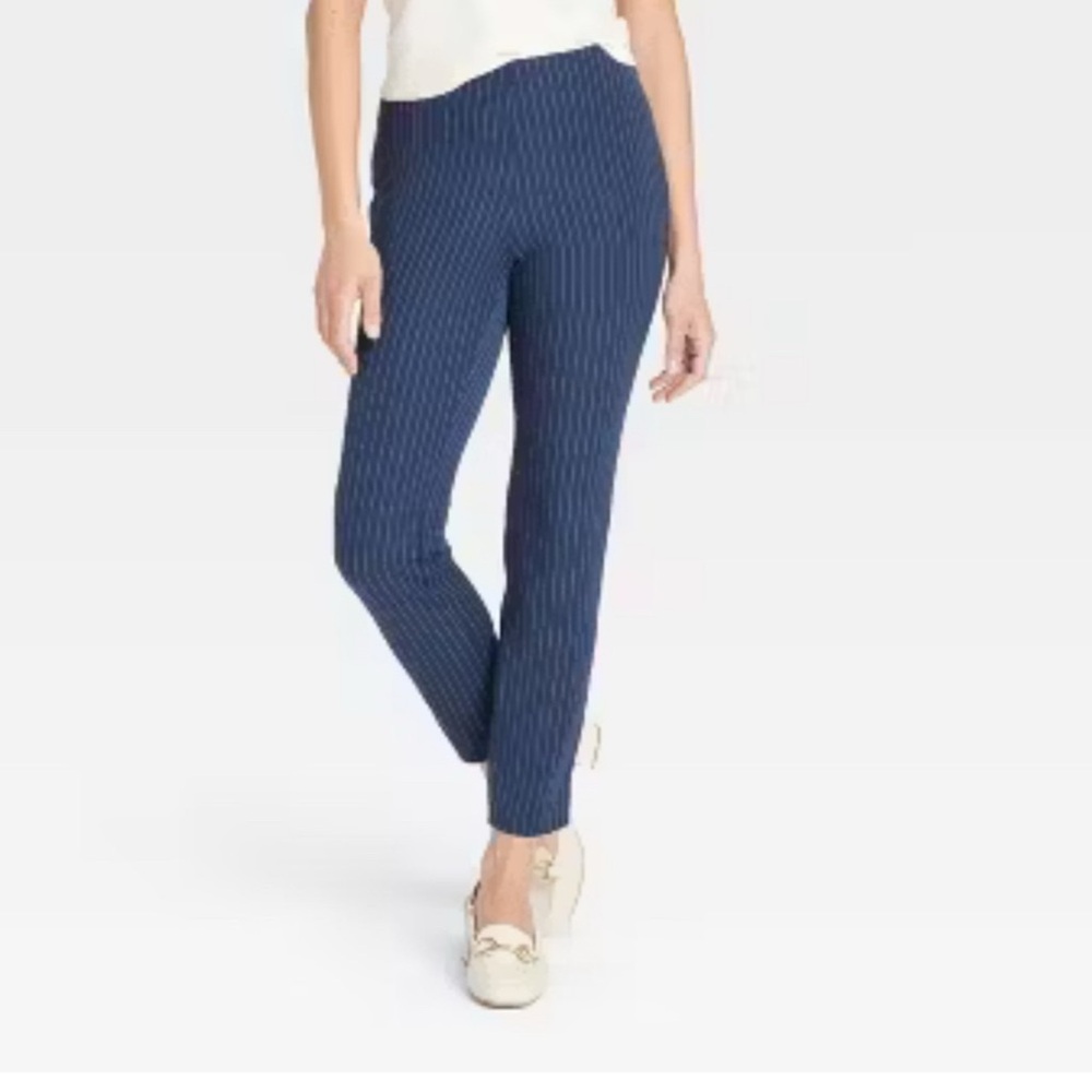 A New Day Navy Pinstripe pull on pant Sz 6